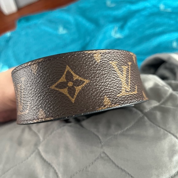 Authentic Louis Vuitton Men’s Belt size 31, LV BELT USED(FLAW POSTED ABOVE) - Picture 4 of 5